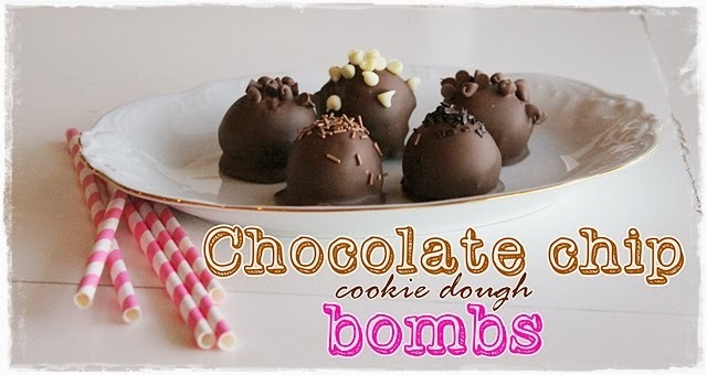 Keksitaikinapommit (Chocolate chip cookie dough bombs)