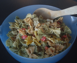 Kanapastasalaatti/Chicken Salad with Pasta and Pesto