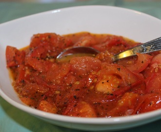 Lämmin tomaattilisäke