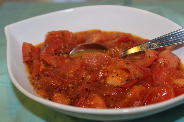 Lämmin tomaattilisäke