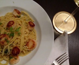 Paistettuja kampasimpukoita ja spagettia/Fried Scallops and Spaghetti