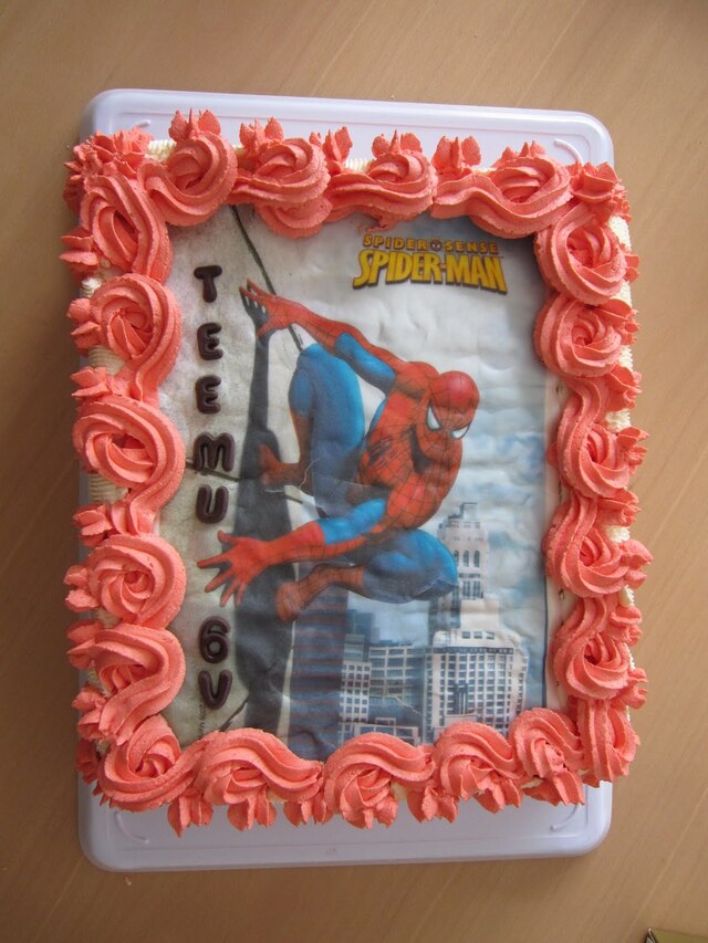 Teemun Spiderman-kakku