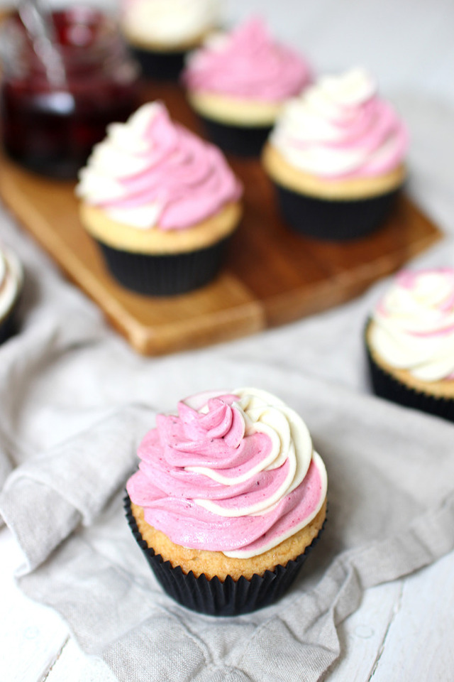 Blueberry & lemon cupcakes with white chocolate and honey