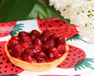 Raspberry Tarlettes & Crème pâtissière (Vadelmatarletit & Crème pâtissière)