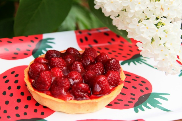 Raspberry Tarlettes & Crème pâtissière (Vadelmatarletit & Crème pâtissière)