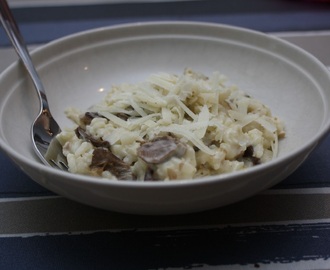 Kermainen risotto kangasrouskusta