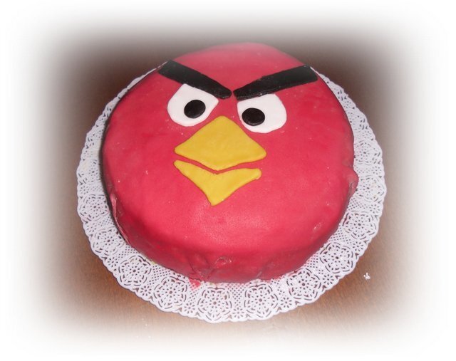 Angry birds -kakku ja munakasrulla