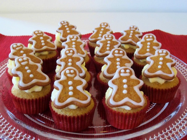 Piparkakkukuppikakut/ Gingerbread Cupcakes