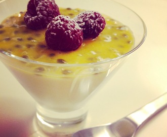 Passion panna cotta ja lemon curd