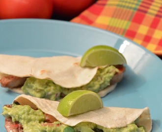 Itsetehdyt maissitortillat & guacamole, broilertacot