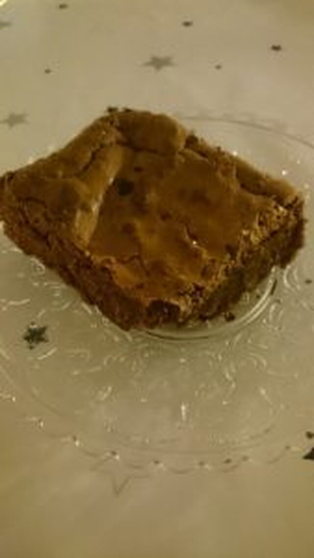 Puolukkabrownie (Cowberry brownie)