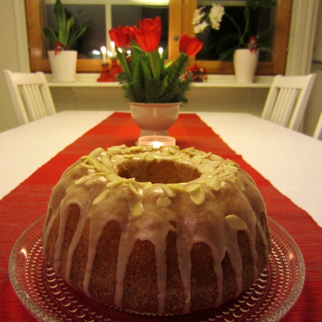 Amarettokakku/ Amaretto Pound Cake