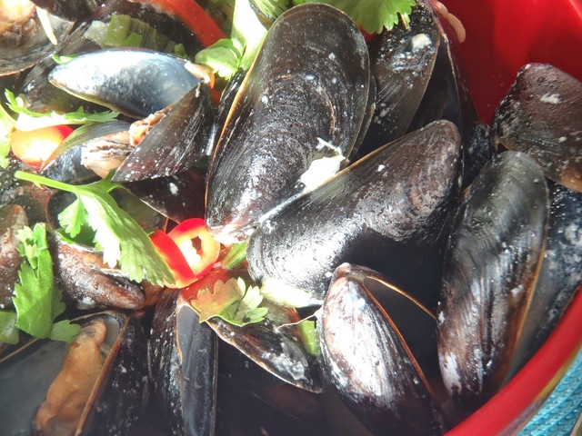 Simpukoita thaimaalaisittain/Thai Mussels