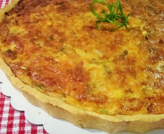 Quiche Lorraine / Quiche Alsacienne, ranskalainen juustopiiras pekonilla ja sipulilla