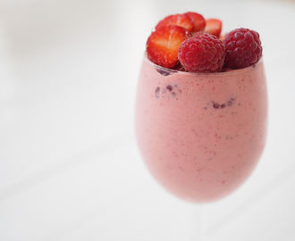 MANSIKKA VADELMA SMOOTHIE