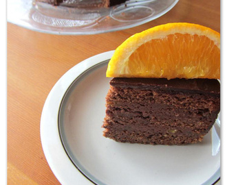 Appelsiini-suklaakakku