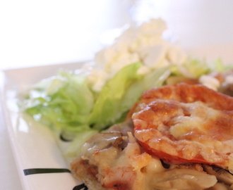 Kinkku-katkarapupizza & vihersalaatti