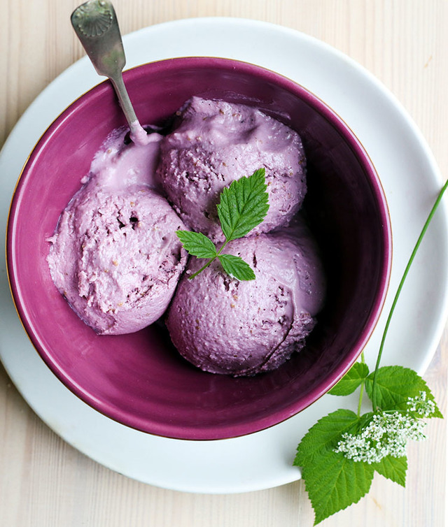 Vadelmajäätelö | Raspberry ice cream