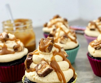 Snickers cupcakes