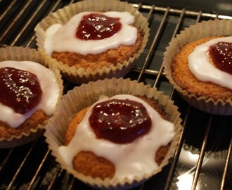 Runebergstårta, Runeberg tortes, Runebergin tortut