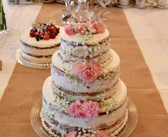 Naked Wedding Cake -Nakukakkua häihin