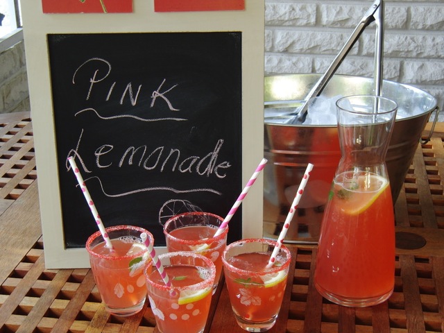 Pink Lemonade hellepäivän janoon