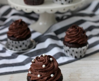 Classic chocolate cupcakes