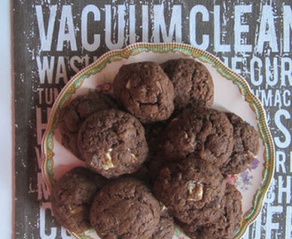 Double chocolate chunk cookies with apple