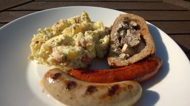 Gasthaus tyylistä kesäruokaa, kylmä perunasalaatti