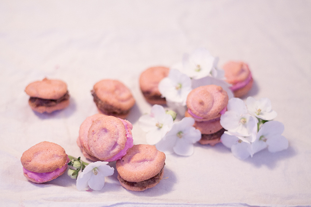 HEALTHY VALENTINE'S DAY MACAROONS