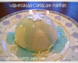 Valkosuklaa-Curacao Parfait