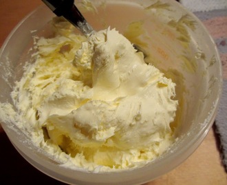 Kotitekoinen laktoositon mascarpone