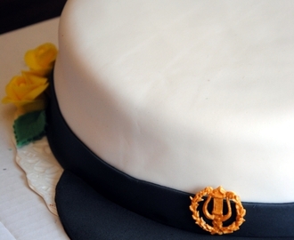 Ylioppilaslakki kakku / Graduation hat cake