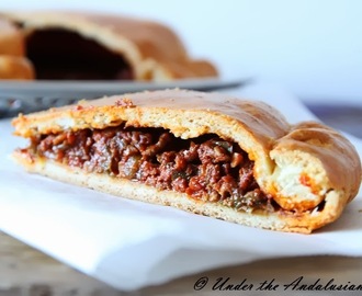 Empanada de carne con chorizo