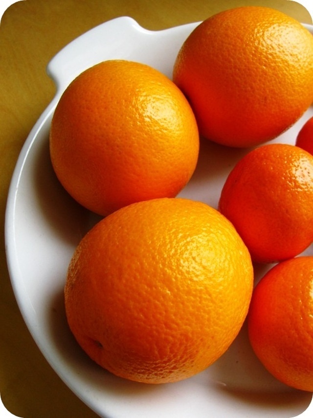 Ylistys appelsiineille ja helppo rahkaherkku