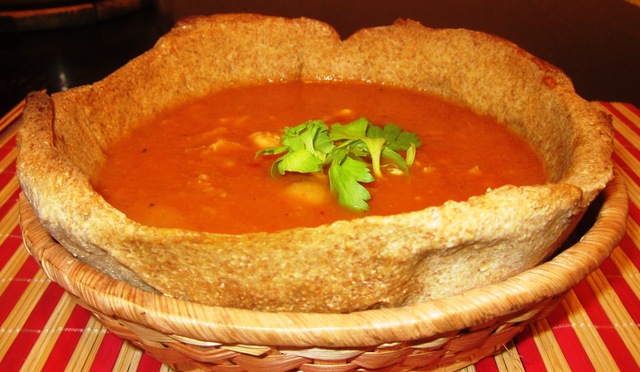 Feisty Tomato Chicken Soup / Ärhäkkä Tomaatti- Kana Keitto