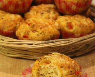 Suolaiset muffinssit, kalkkuna-feta-paprika