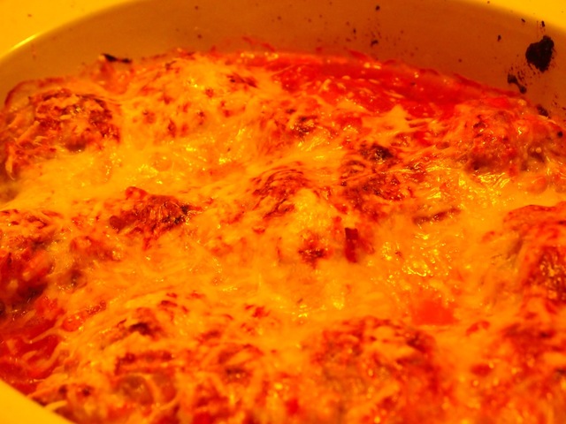Lihapullat tomaattikastikkeessa.