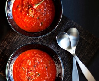 Tulinen tomaattikeitto