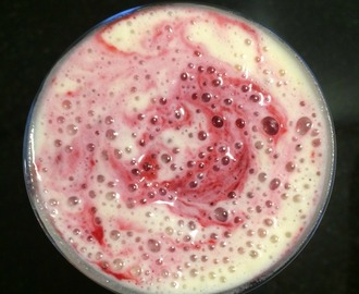 Hedelmäisen marjaisa smoothie