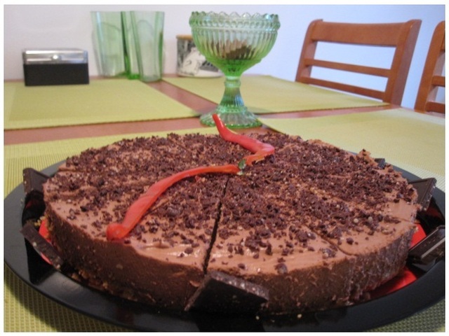 Chili-suklaakakku (liivate)