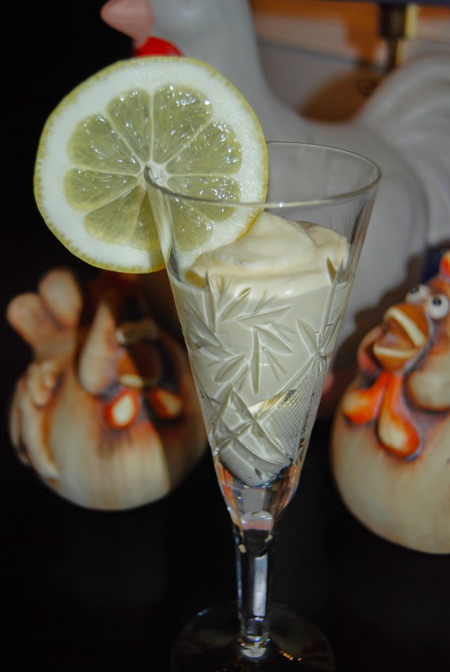 Sitruunan rakastajan unelmajälkkäri: crema al limone - sitruunavaahto