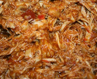 Pulled chicken - ylikypsää mausteista nyhtökanaa