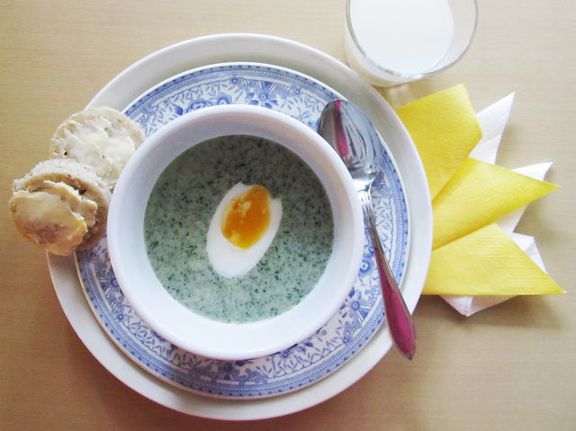 Rautainen nokkoskeitto ja aamiaispirtelö – Iron Rich Nettle Soup and Breakfast Smoothie