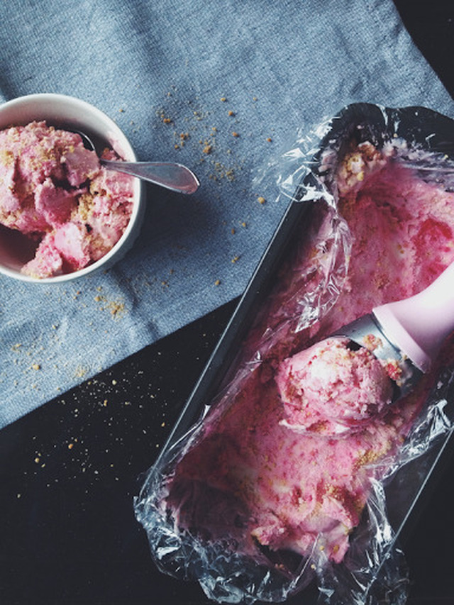 Raspberry cheesecake icecream