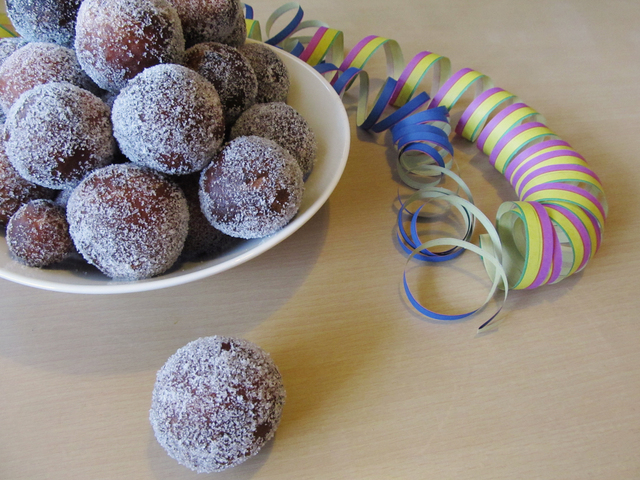 Vapun pehmeät munkit – Soft Doughnuts for May Day