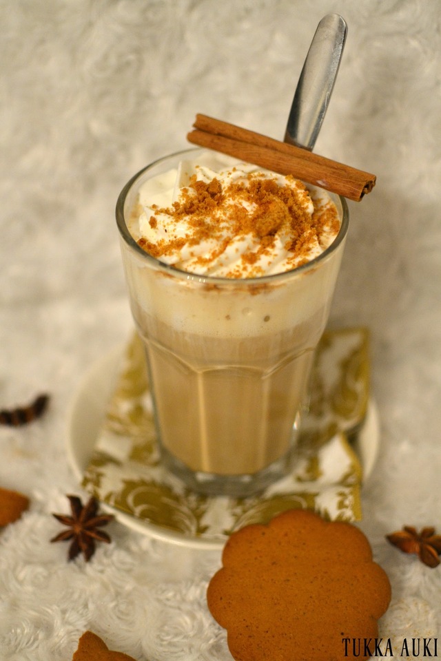 Piparkakkulatte // Gingerbread latte