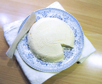 Kotitekoista juustoa – Home Made Cheese