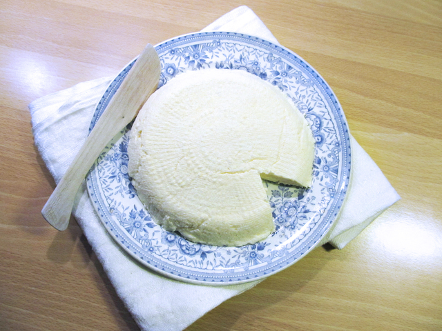 Kotitekoista juustoa – Home Made Cheese