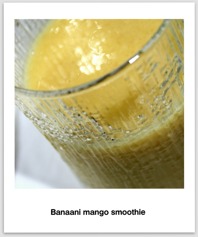 Banaani mango smoothie